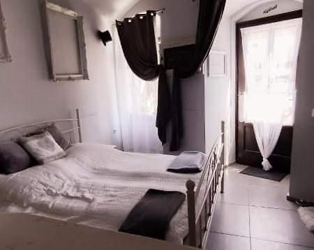 Godot Apartman Miskolc Eksteriør billede